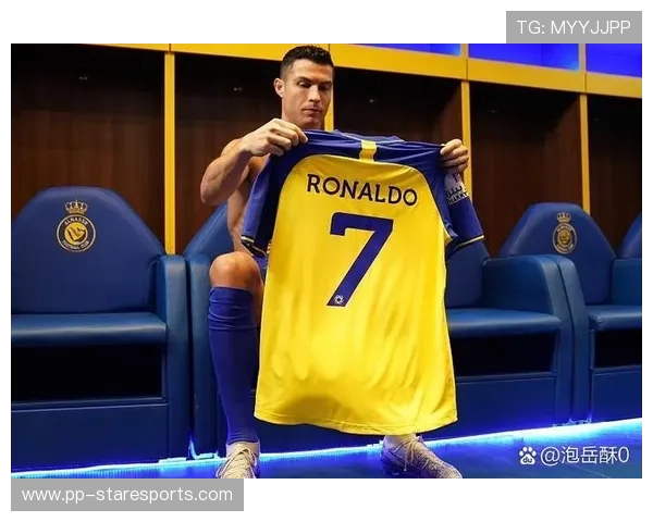 全球足球名将盘点：从梅西到C罗，百大球星的巅峰对决与传奇时刻