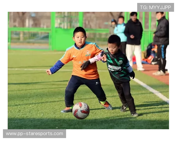 哪些足球明星有两个儿子 家庭幸福背后的温馨故事 哪些足球明星有两个儿子 家庭幸福背后的温馨故事