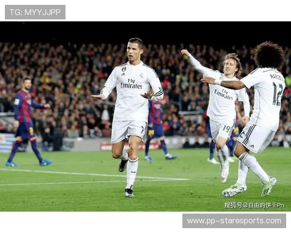 足球明星镜头前的独特表情集：从激情到冷静，捕捉他们的瞬间心情